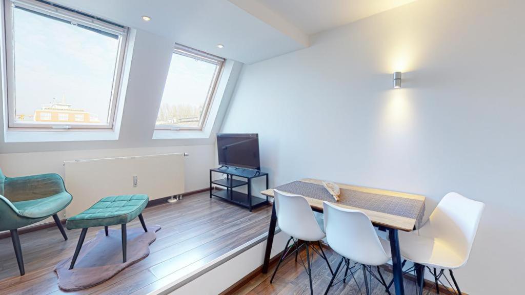 Spacious 4 Bedroom Apartment Near City Center, Munich